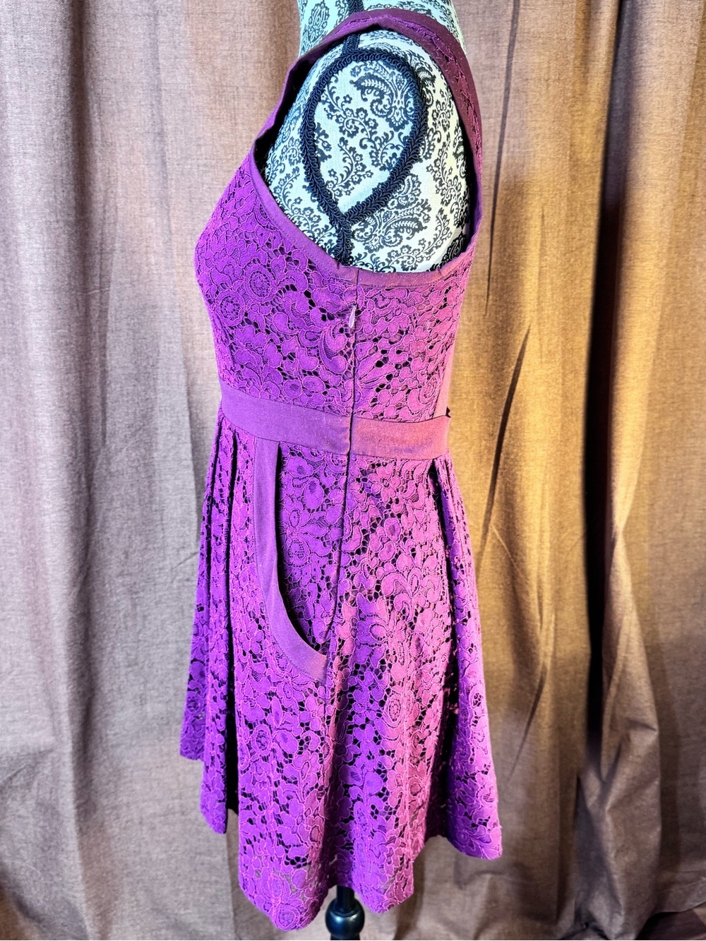 Free People Sleeveless Maroon Purple Lace Cutout Fit-and-Flare Dress size XS - Picture 2 of 5